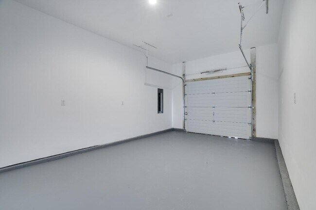 Building Photo - 9161 Brandywine Dr