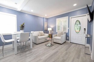 Building Photo - 420 Avenida Alegre