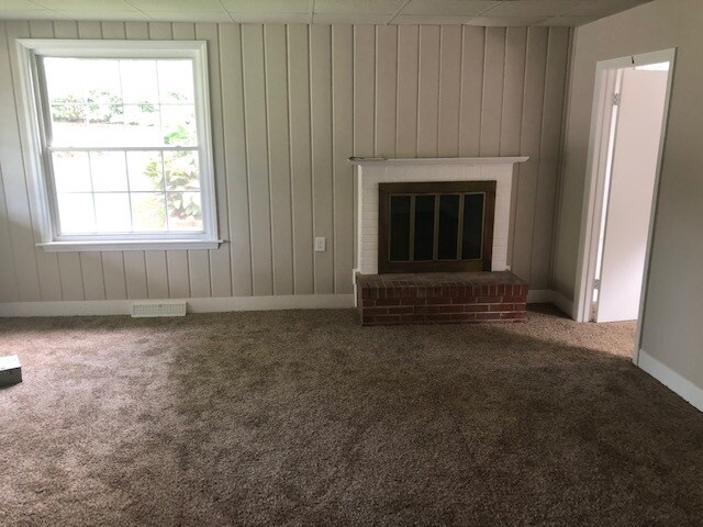 Building Photo - 1003 Silver Ave