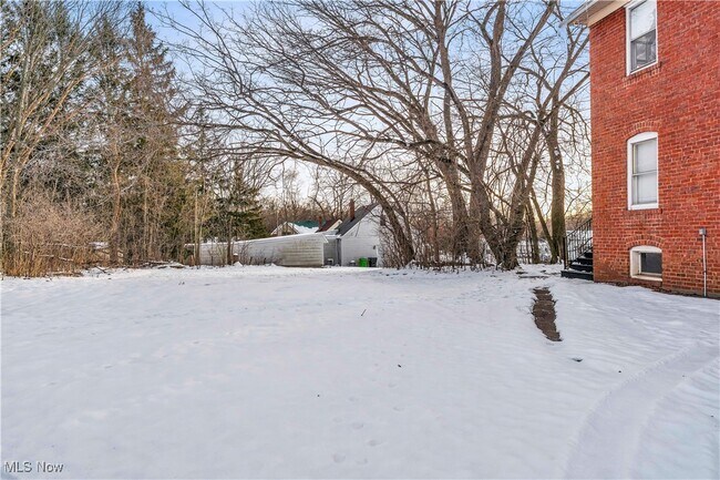 Building Photo - 54 W Grace St