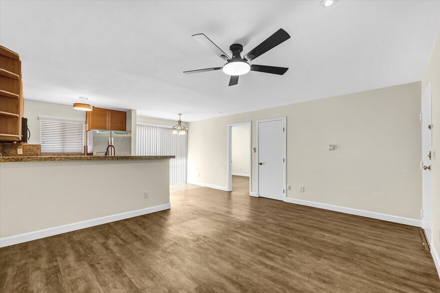Building Photo - 18530 Hatteras St