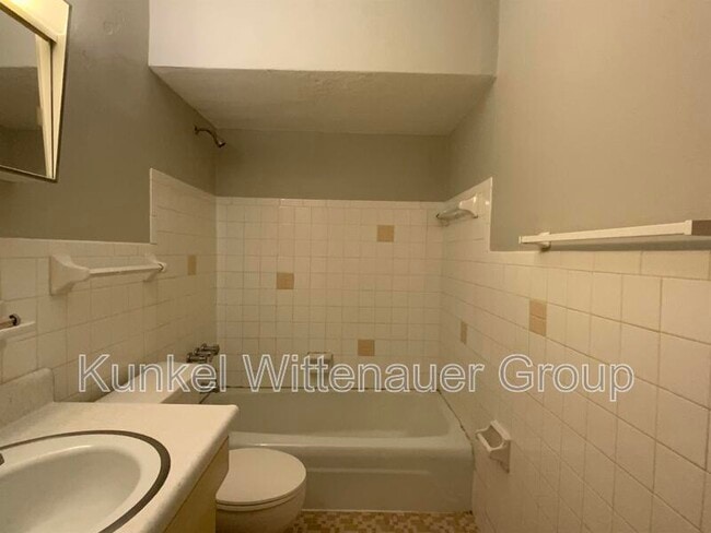 Building Photo - 514 N 38th St