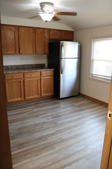 Building Photo - 3353 S 71st St