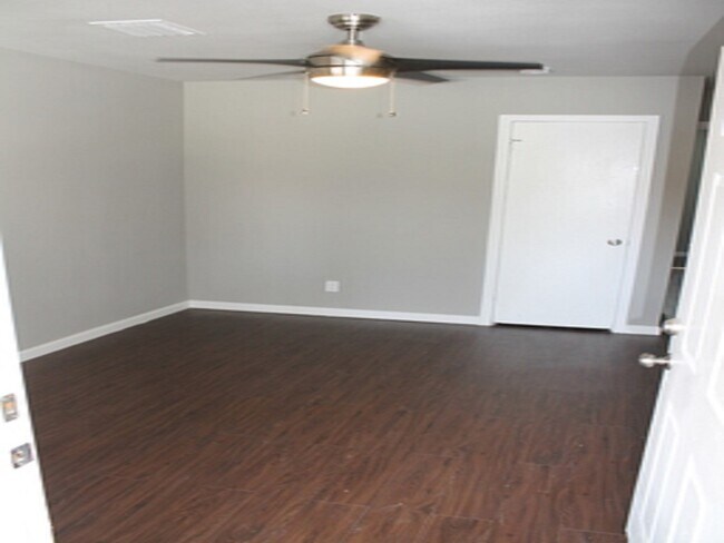 Building Photo - 2801 Carrolton St