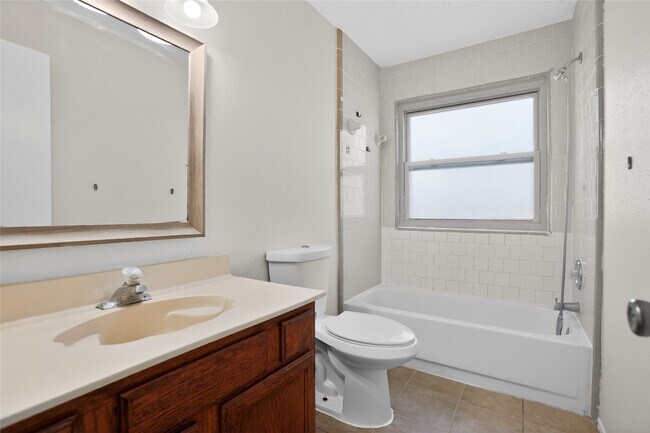 Building Photo - 1211 Berrystone Trail