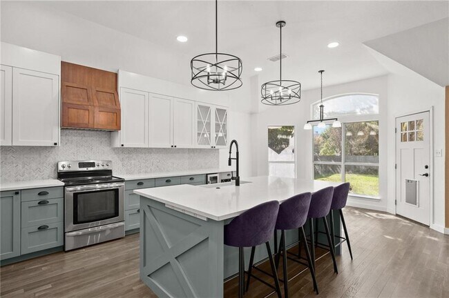 Building Photo - 316 Poppy Cove