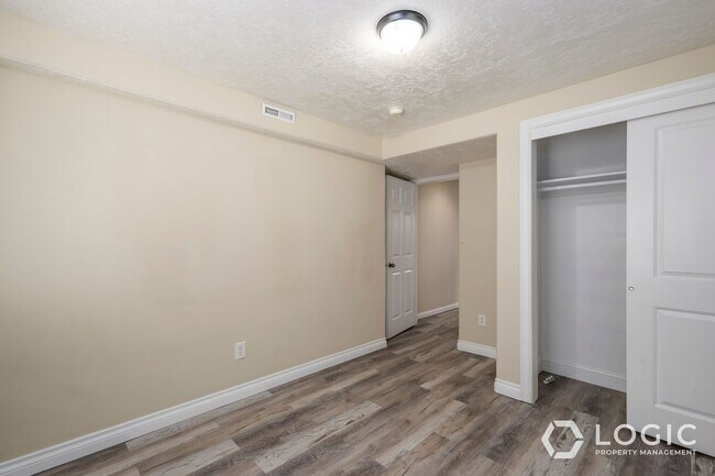 Building Photo - 3987 Lake Mountain Dr