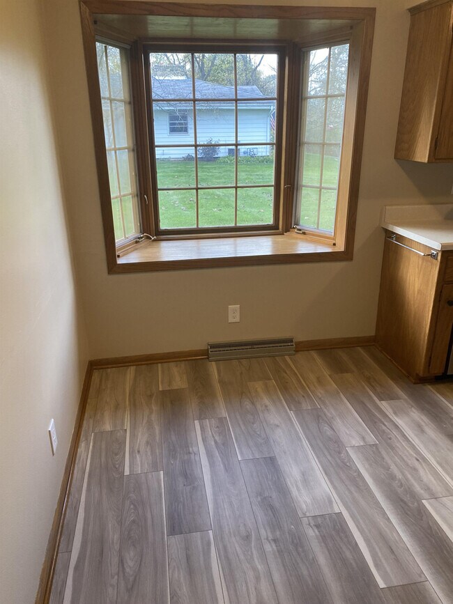 Building Photo - 18105 Milwaukee Ave