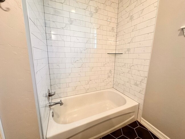 Building Photo - Spacious 4-Bedroom Home with Pool in Yukon