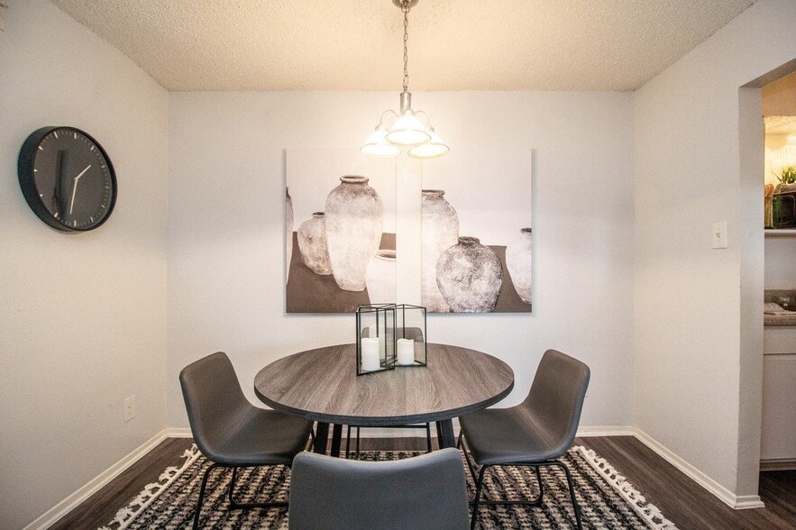 Dining Room - Emaret at Coastal Pointe