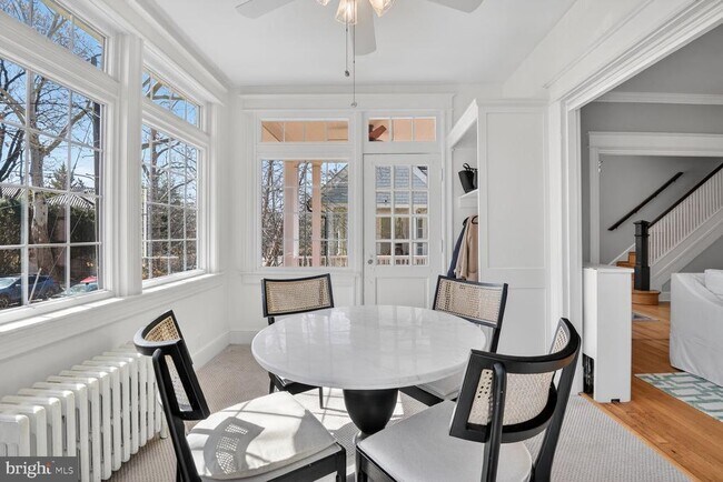 Building Photo - 3365 Runnymede Pl NW