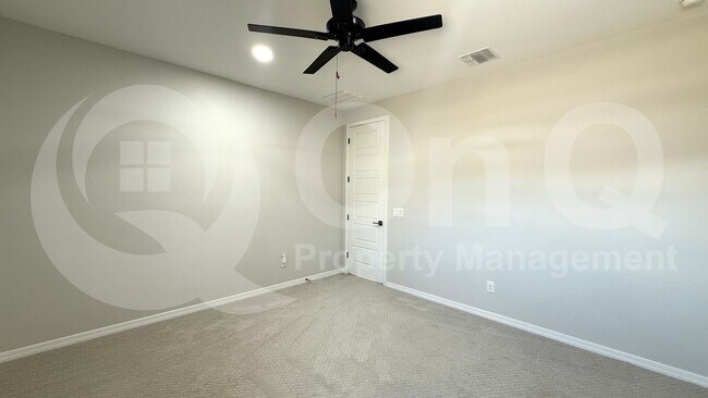 Building Photo - 26410 N Thornhill Dr