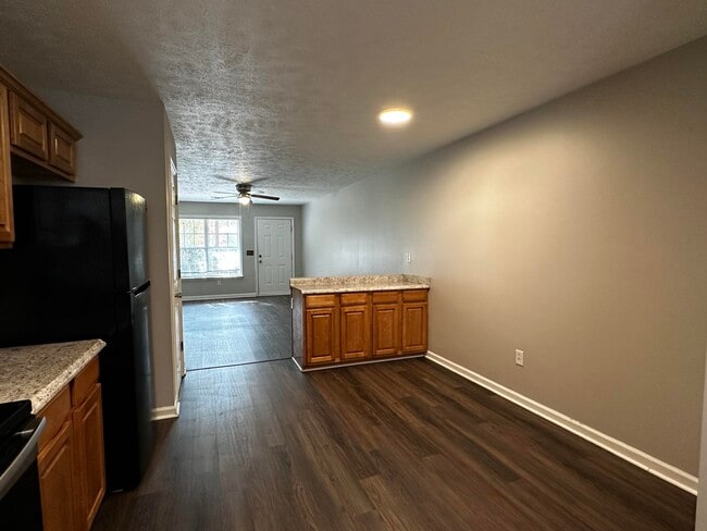 Building Photo - 1998 Wrightsboro Rd