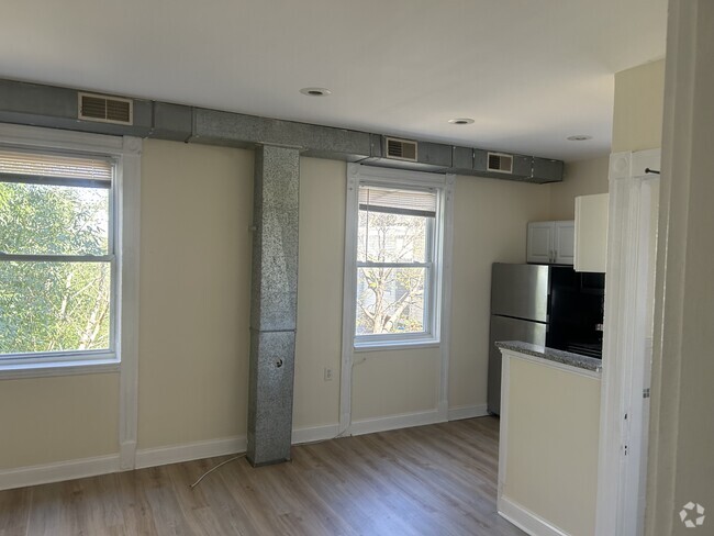 Building Photo - 1127 S 48th St