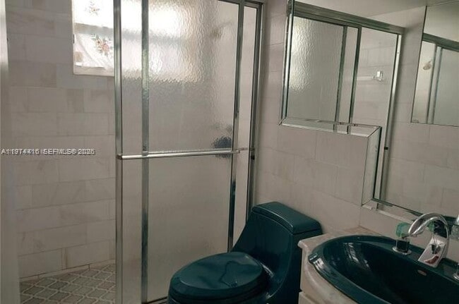 Building Photo - 1333 E Hallandale Beach Blvd