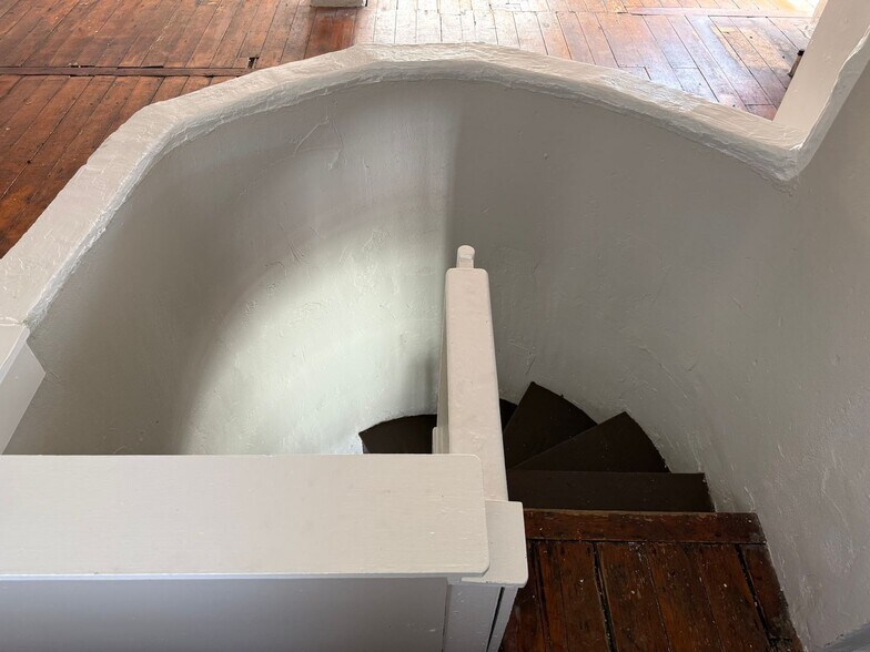 Building Photo - 46 Armstrong Ave