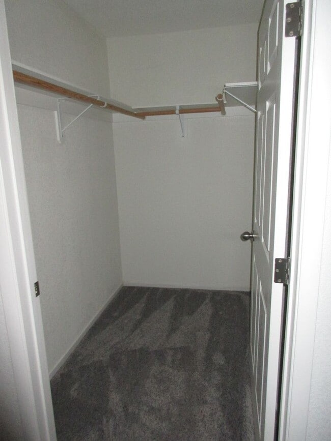 Building Photo - 1 Bedroom Remodeled located in Latigo!