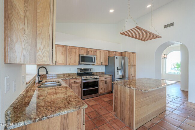 Building Photo - 13246 S 34th Way