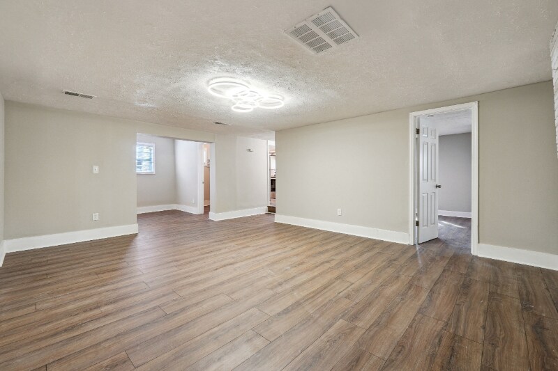 Building Photo - 276 Fairburn Rd NW