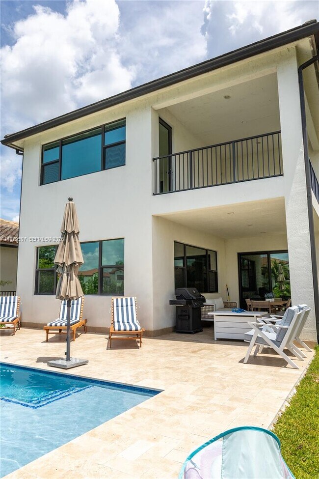 Building Photo - 11826 SW 13th Ct