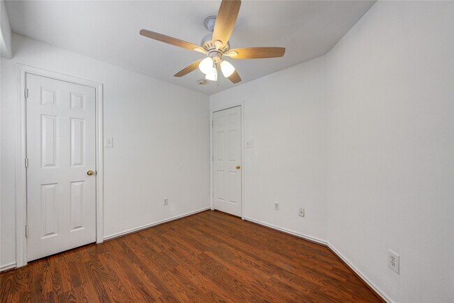 Building Photo - 225 Summerhaze Cir