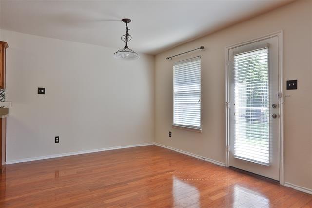 Building Photo - 809 Robbin Cir