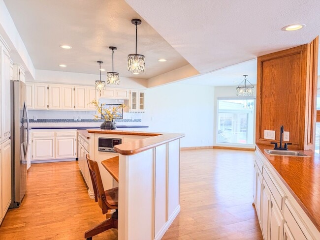 Building Photo - 2511 Monaco Dr