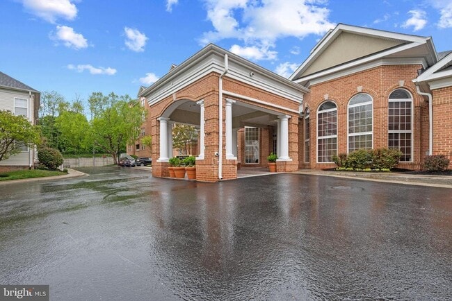 Building Photo - 556 Rhapsody Ct