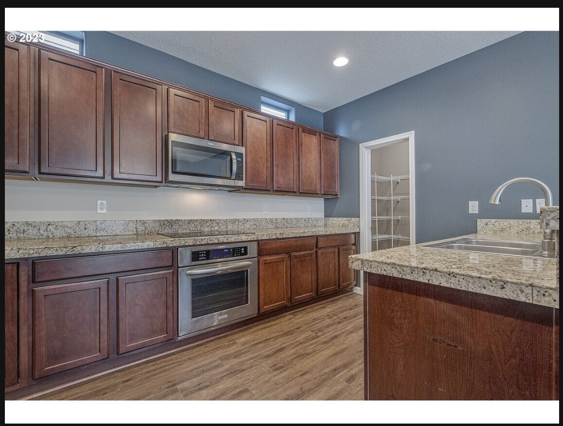 Building Photo - 5310 SE Redberry Pl