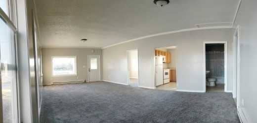 Building Photo - Looking for a home or an office space...Come take a look!!