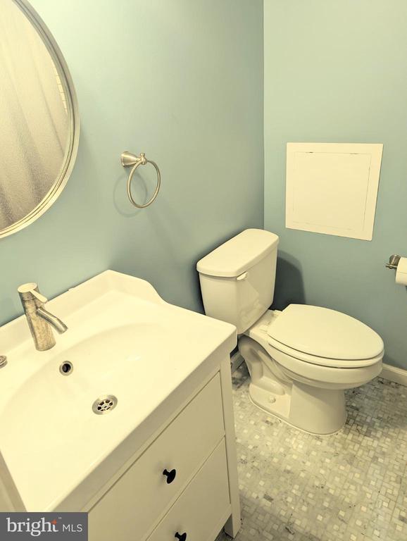 Building Photo - 46582 Broadspear Terrace