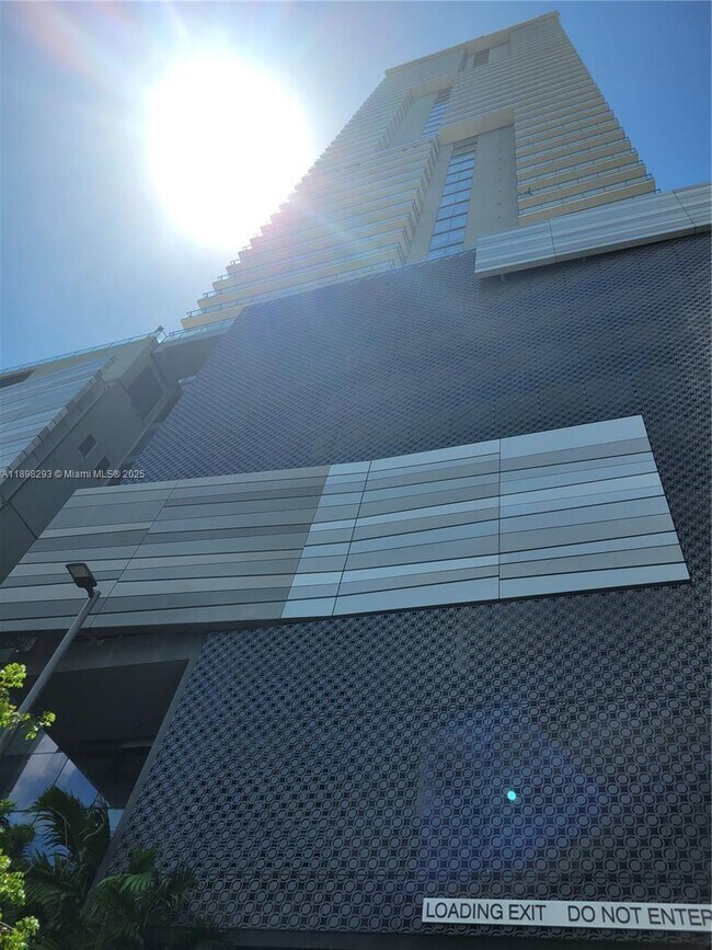 Building Photo - 88 SW 7th St