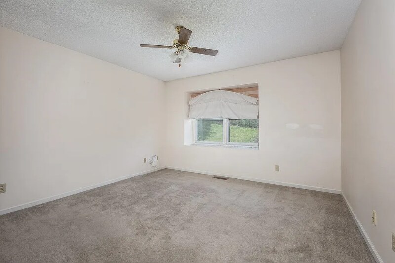 Building Photo - 163 Wakefield Pl