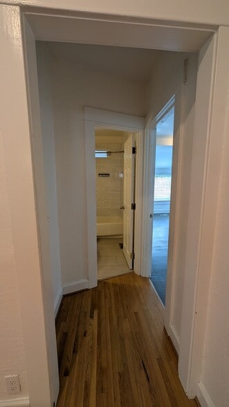 Building Photo - 3440 SW Falcon St