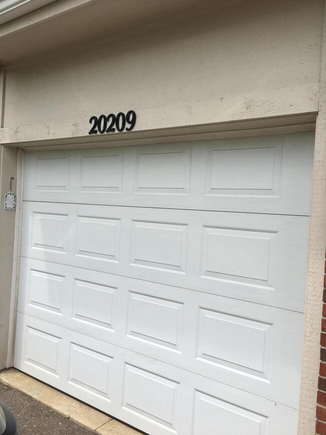 Building Photo - 20209 Chesapeake Cir