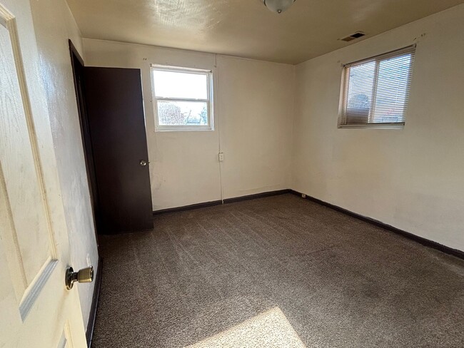 Building Photo - Affordable 2-bedroom 1 Bathroom Rental