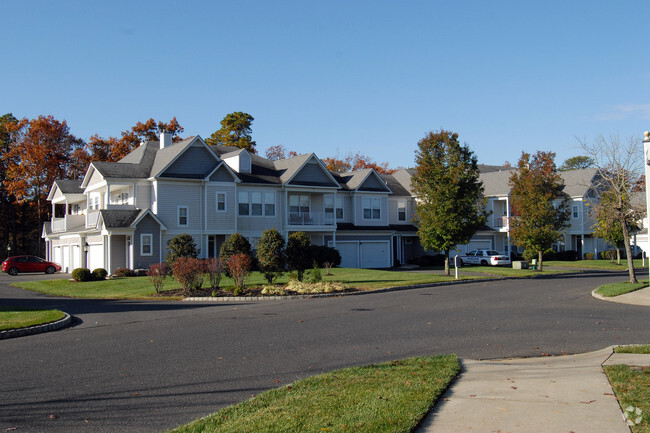 Building Photo - The Woods at Blue Heron Pines