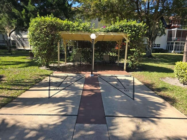 Building Photo - 5151 W Oakland Park Blvd