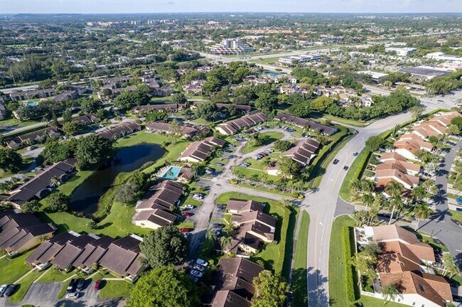 Building Photo - 6734 Bridlewood Ct