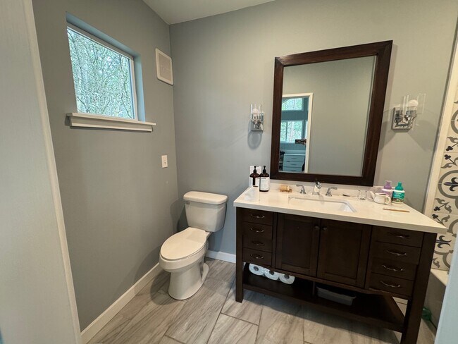 Building Photo - 10215 SW 116th St