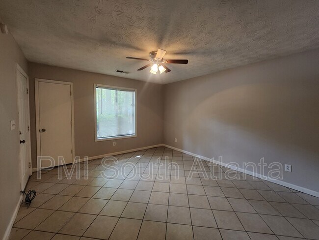 Building Photo - 107 Spring Ct