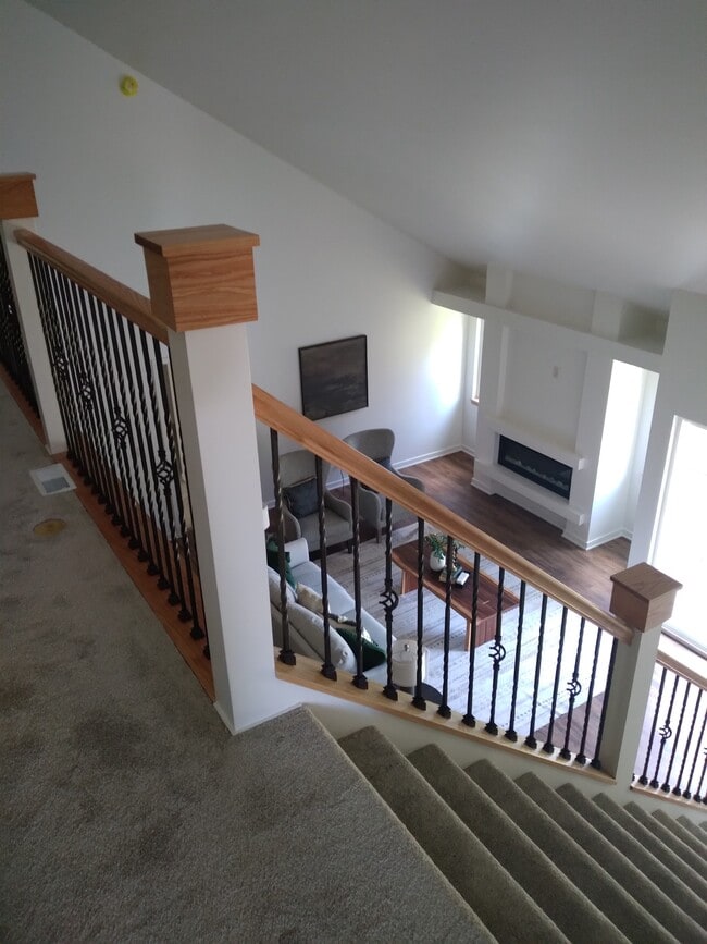 Building Photo - 2701 Pond Dr