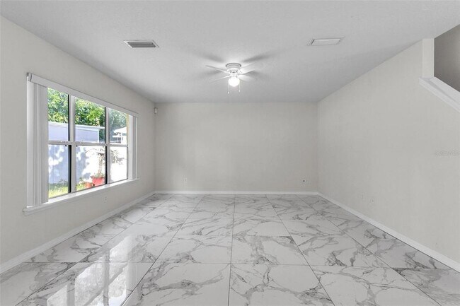 Building Photo - 81 Panorama Dr