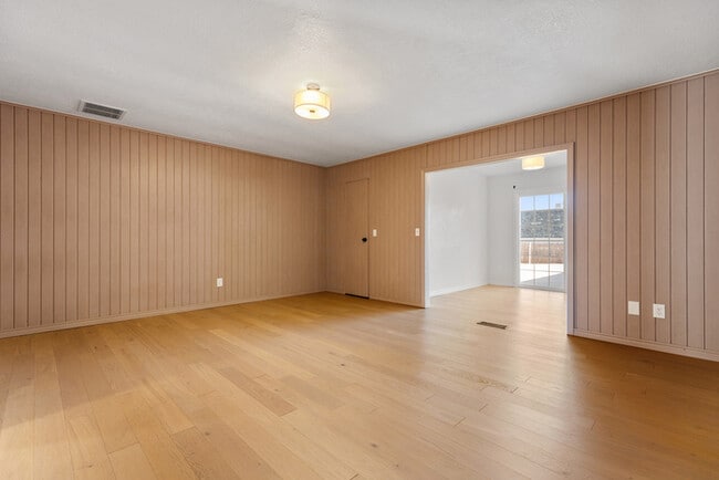 Building Photo - 11416 Leaning Elm Rd