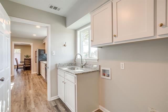 Building Photo - 6940 Bal Lake Dr