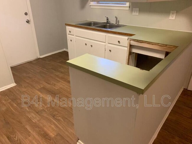 Building Photo - 3025 Sprucewood Dr