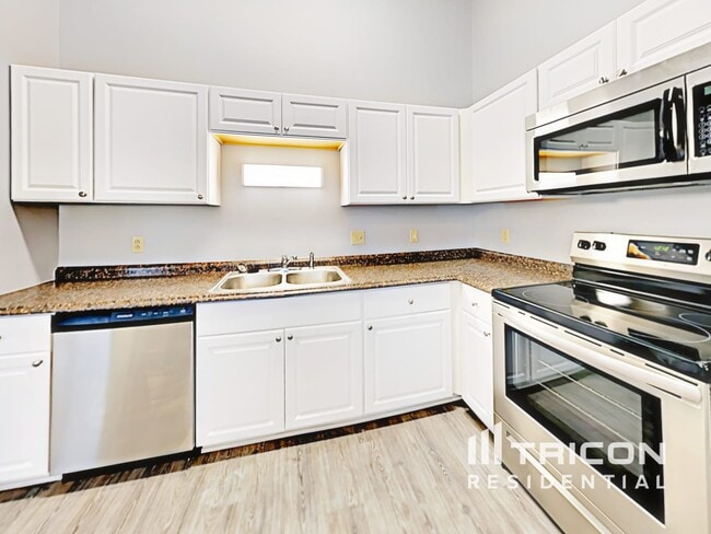 Building Photo - 305 Trowbridge Rd