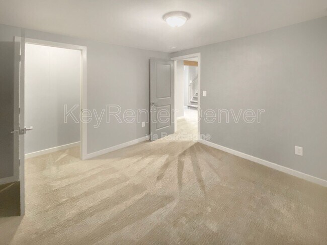 Building Photo - 6319 Iris Way