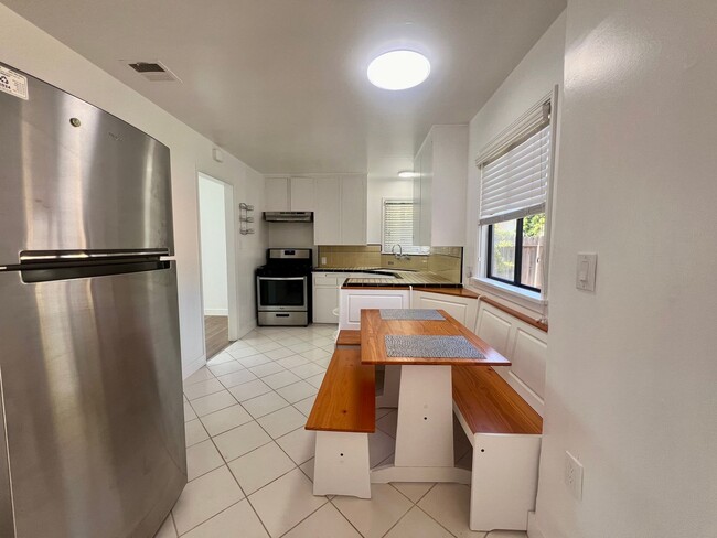 Building Photo - 5118 Ella Ln