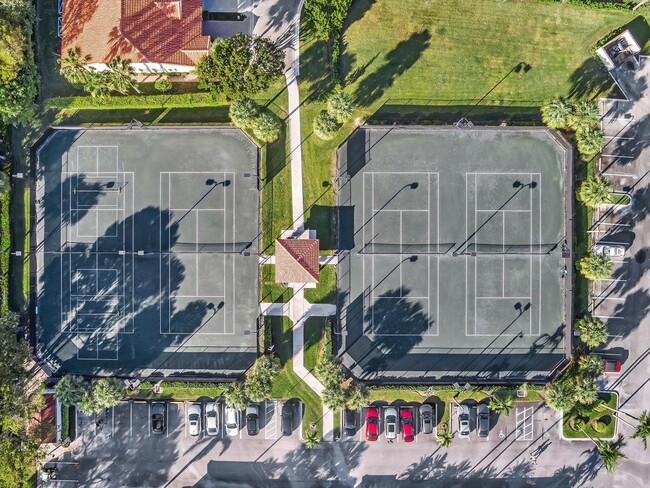 Building Photo - 6094 Lake Hibiscus Dr